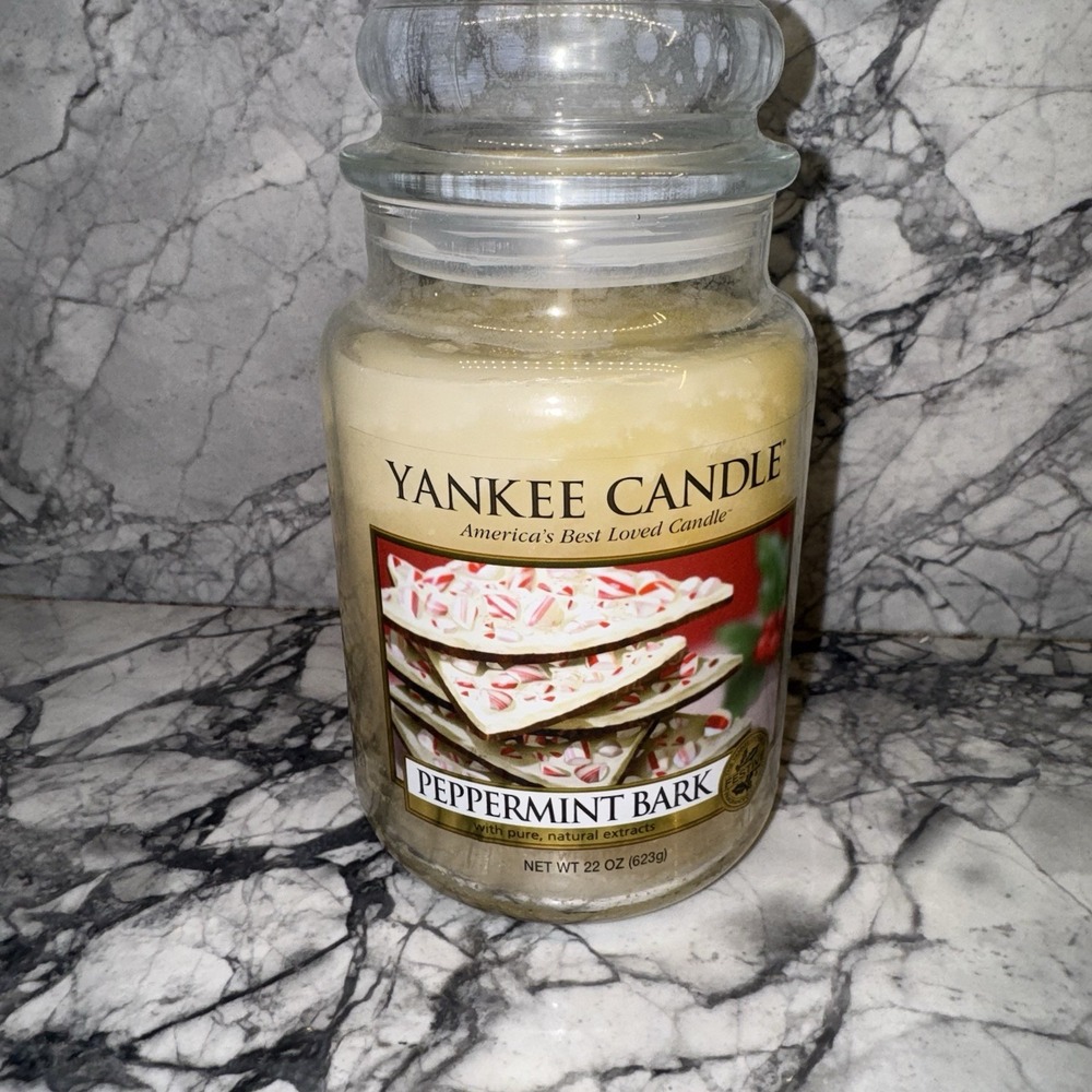 Yankee Candle 22oz Jar Candle Peppermint Bark NEW